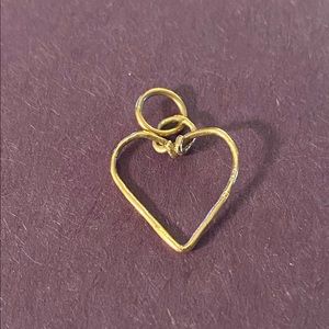 14kt yellow gold wire heart charm